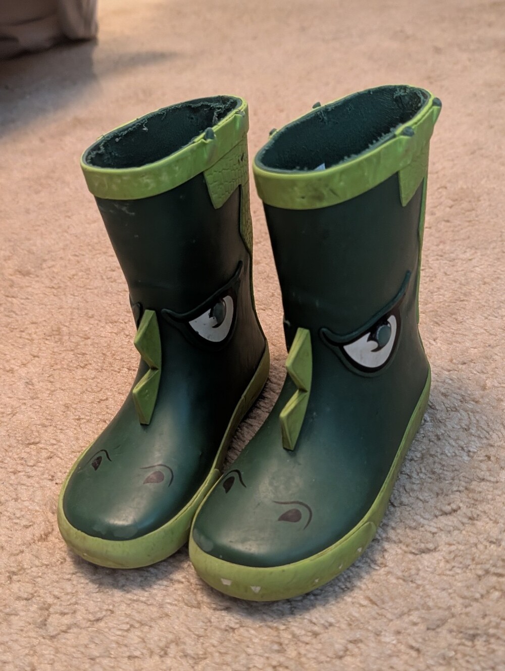 💥 Little Boy Green Dino Rain Boots 9/10